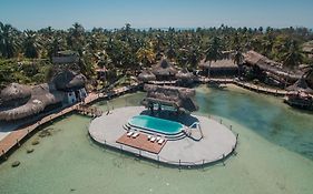 Mucura Club Hotel